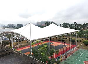 籃球場(chǎng)膜結(jié)構(gòu)頂棚/罩棚/雨棚的優(yōu)勢(shì)有哪些？(圖文)