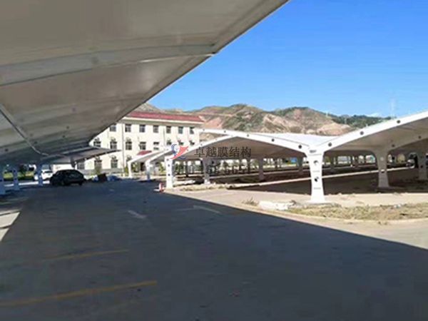 山東東營(yíng)膜結(jié)構(gòu)充電樁車(chē)棚【生產(chǎn)廠(chǎng)家】