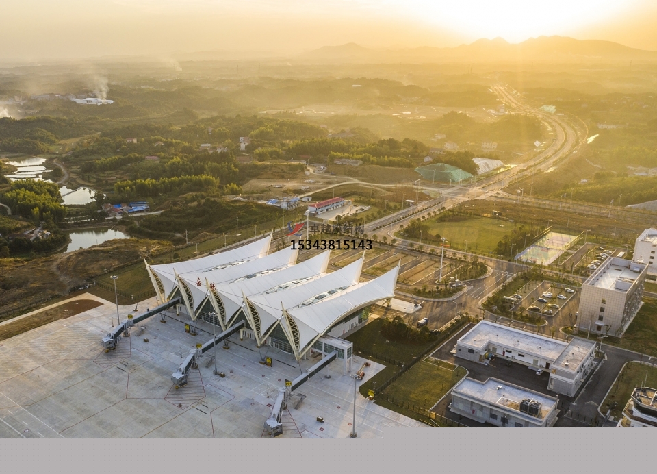 岳陽民用機(jī)場(chǎng)膜結(jié)構(gòu)航站樓施工案例