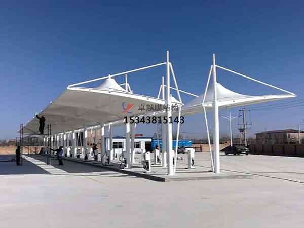 膜結(jié)構(gòu)車棚之刀刮膜材的優(yōu)點(diǎn)？